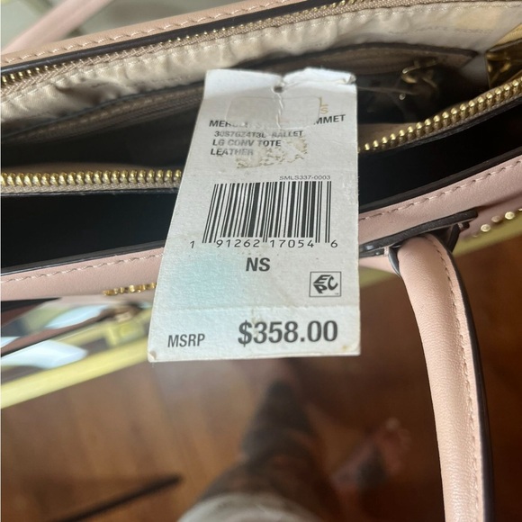 Baby pink, Michael Kors satchel with gold features. - Picture 7 of 7